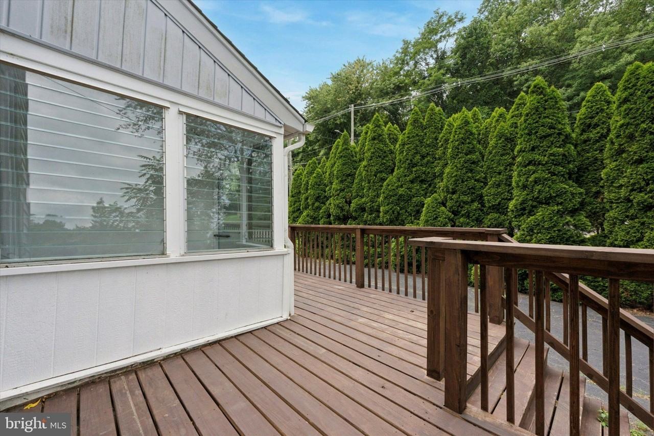 5530 Pennell Rd - Photo 5 of 25