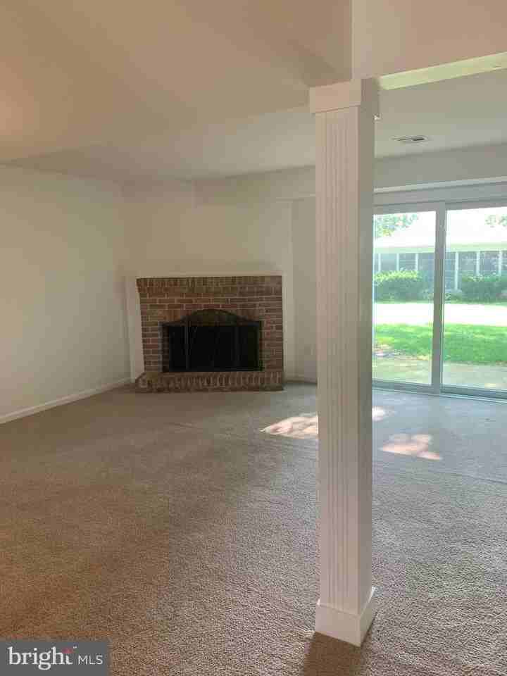 1344 Cambridge Ct - Photo 4 of 15