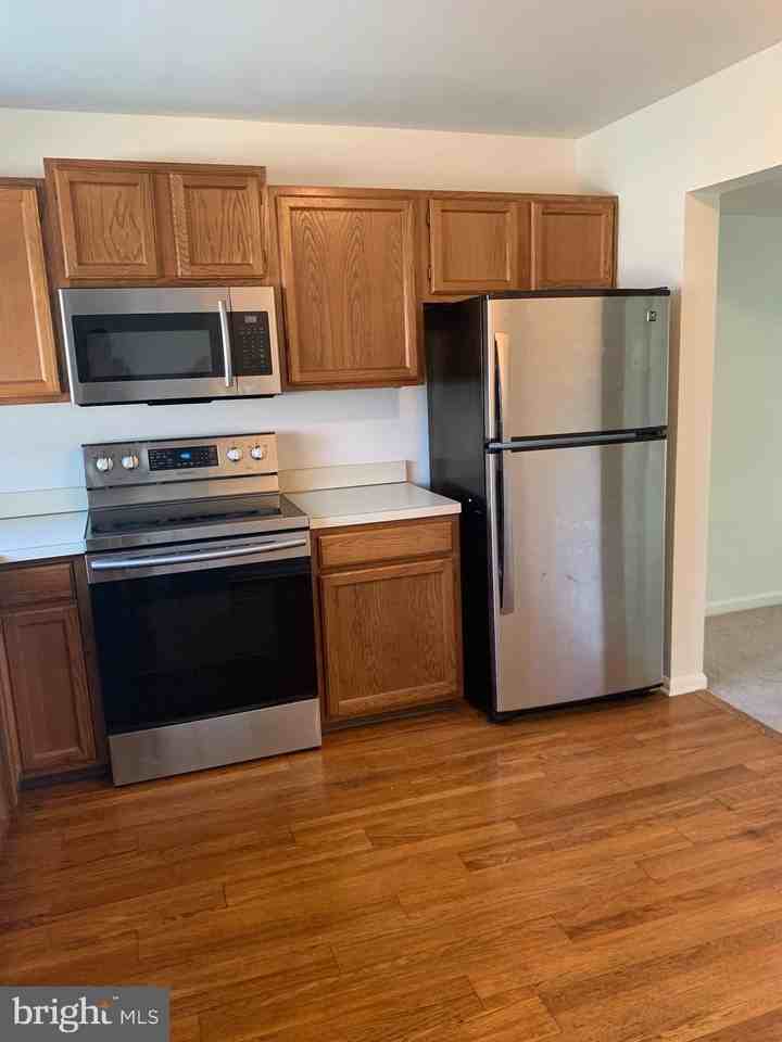 1344 Cambridge Ct - Photo 6 of 15