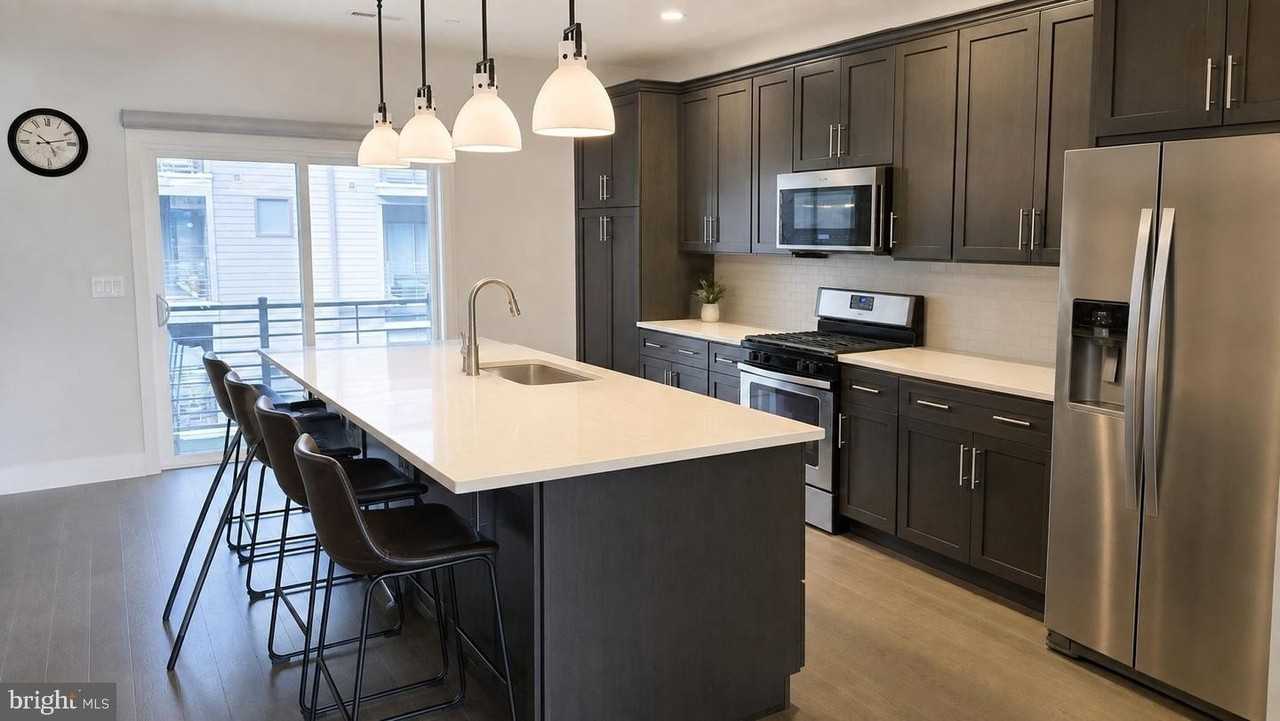914 Lakeview Ct #35UPPER - Photo 5 of 45