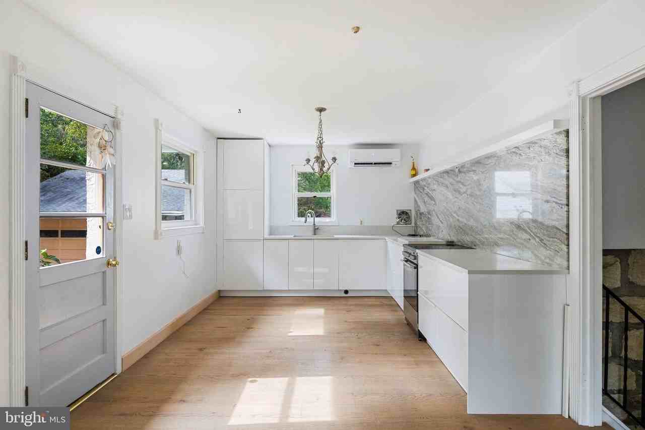 601 Cathcart Rd - Photo 4 of 38