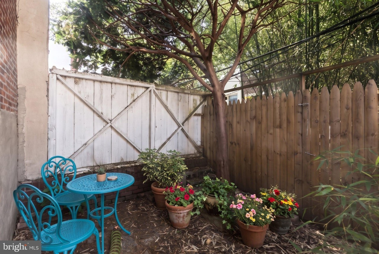 2408 Manning St - Photo 3 of 19