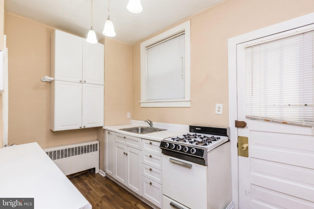2408 Manning St - Photo 7 of 19