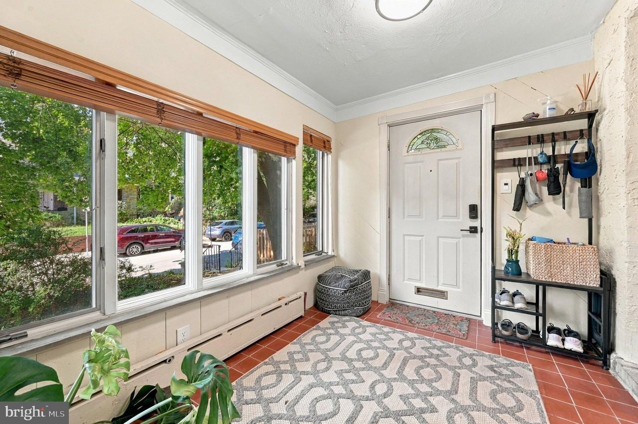 328 Glen Echo Rd - Photo 3 of 35