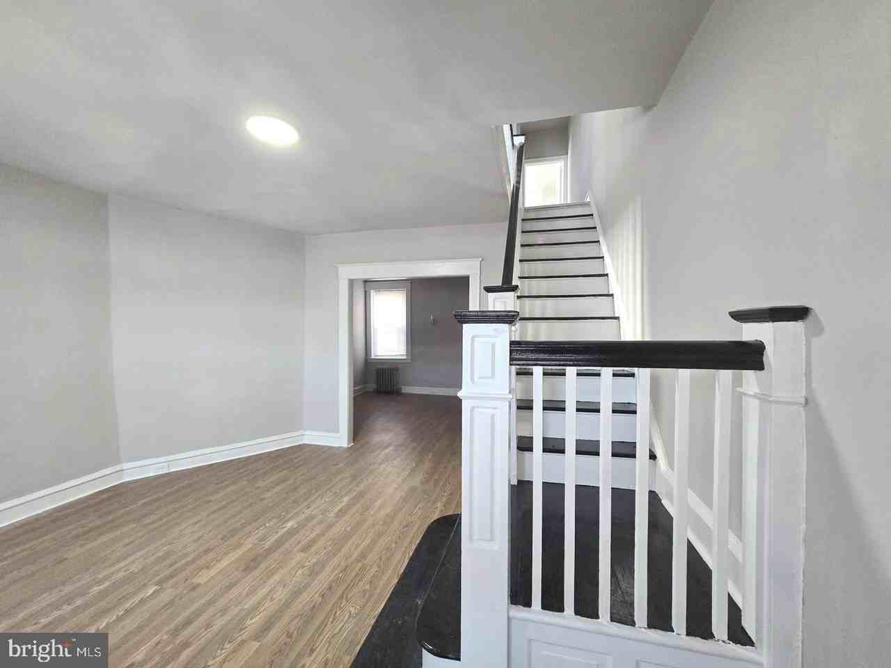 204 W Duncannon Ave - Photo 3 of 27