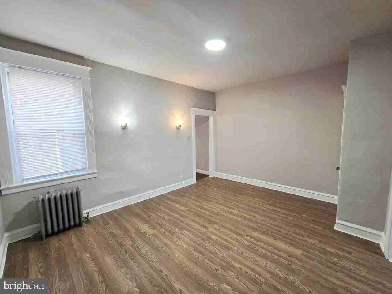 204 W Duncannon Ave - Photo 6 of 27