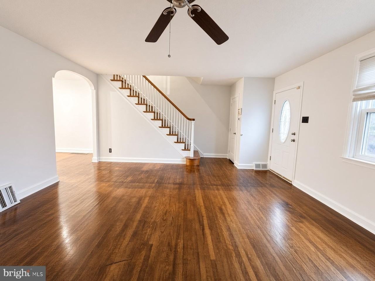 1826 Faunce St - Photo 3 of 15