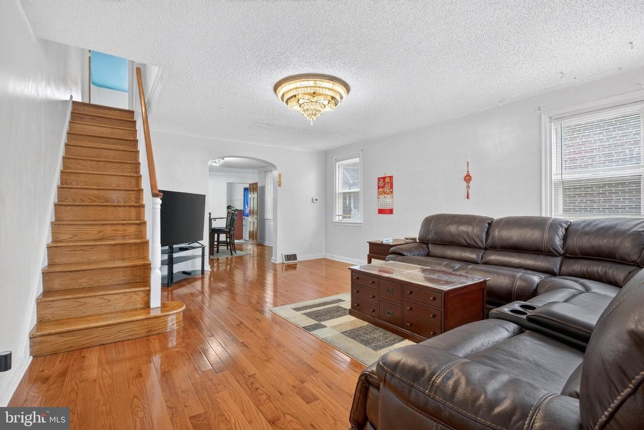 1104 Kerper St - Photo 5 of 34