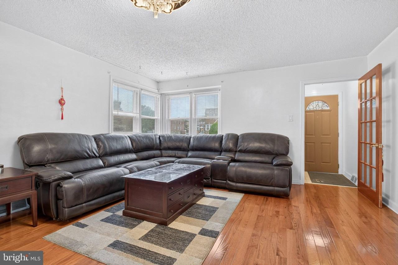 1104 Kerper St - Photo 6 of 34