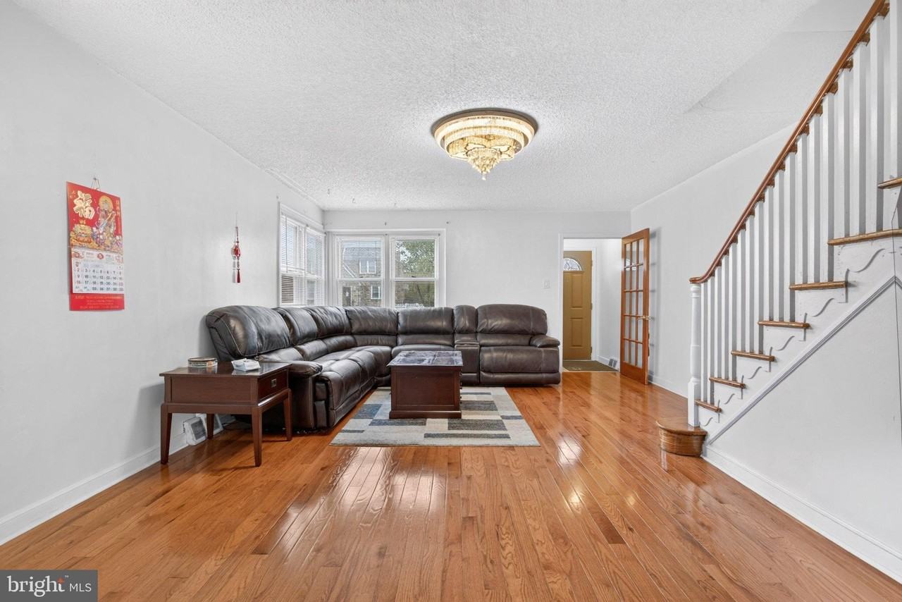 1104 Kerper St - Photo 7 of 34