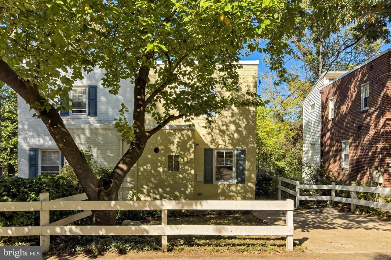 1613 N Colonial Ter - Photo 3 of 38