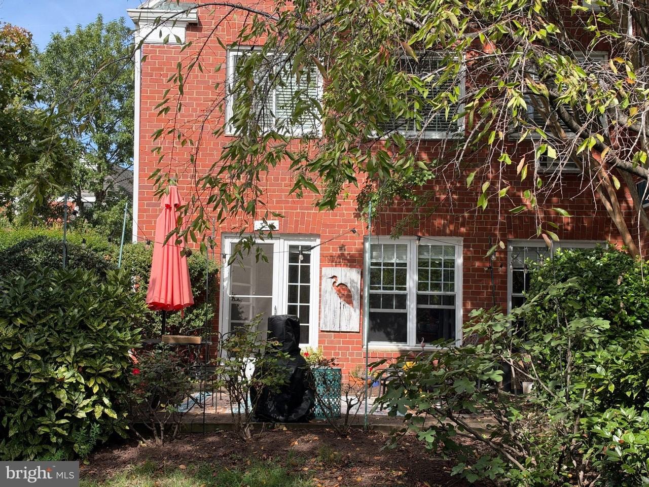 3213 Martha Custis Dr - Photo 3 of 6