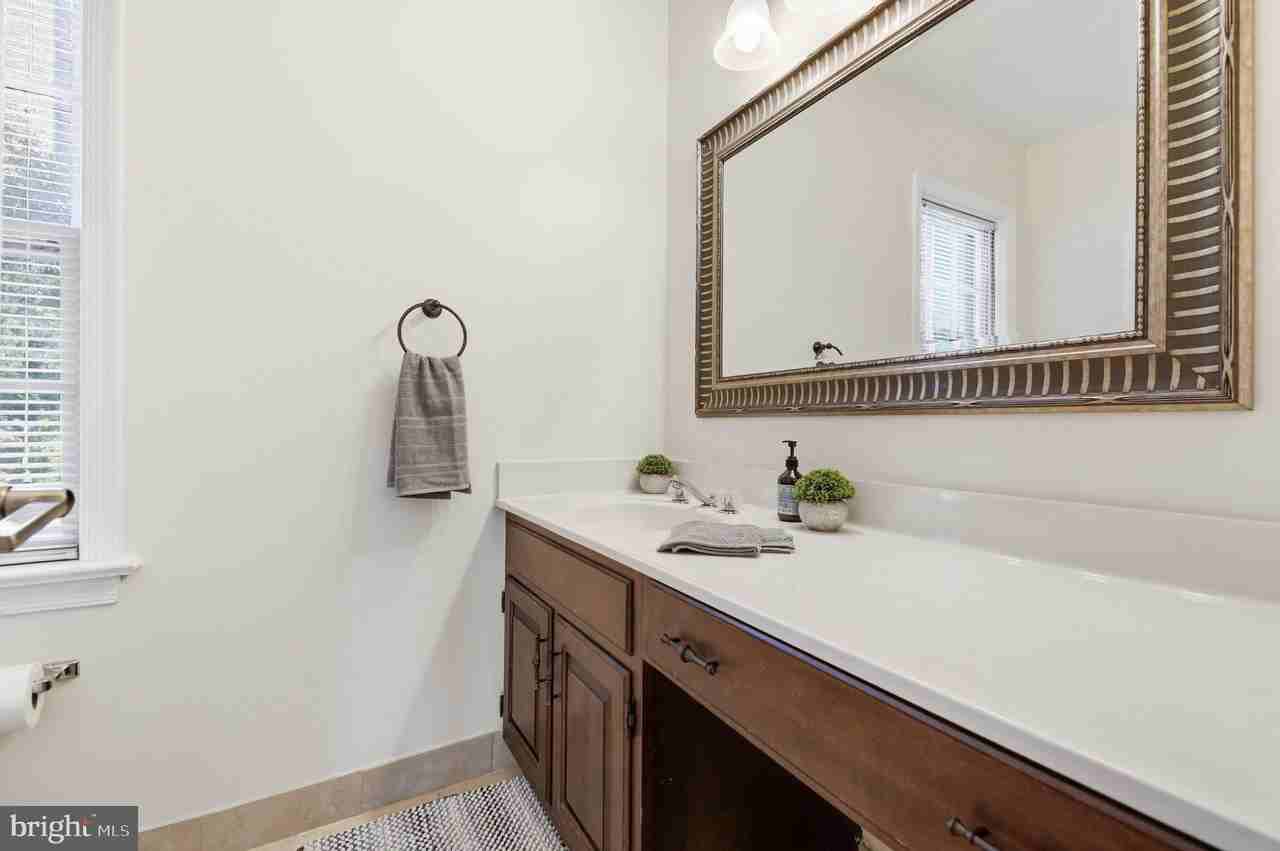 222 Gretna Green Ct - Photo 5 of 32