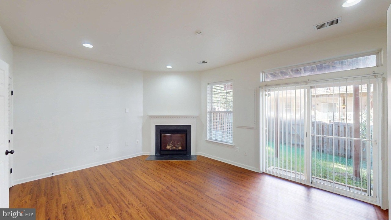 502 Legrace Ter Ne - Photo 3 of 24