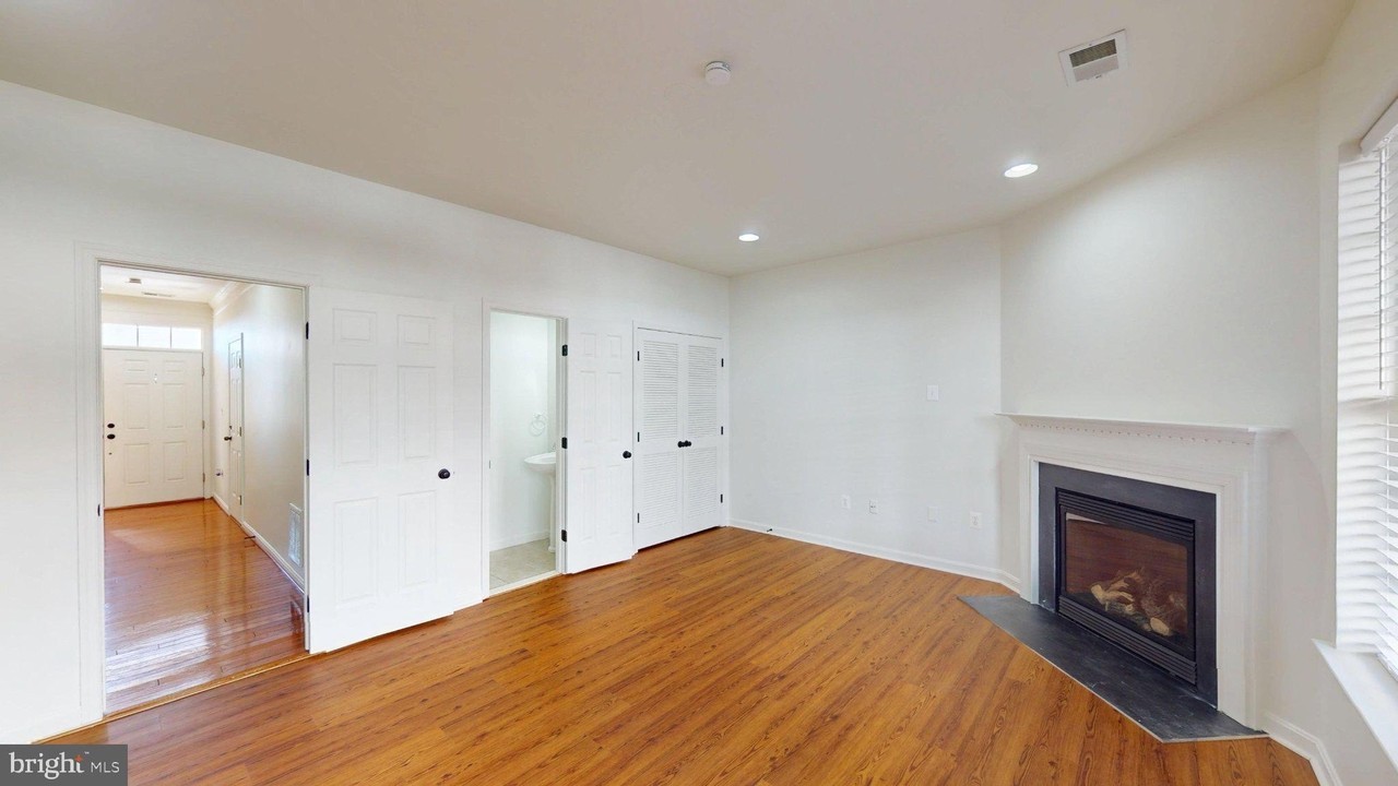 502 Legrace Ter Ne - Photo 4 of 24