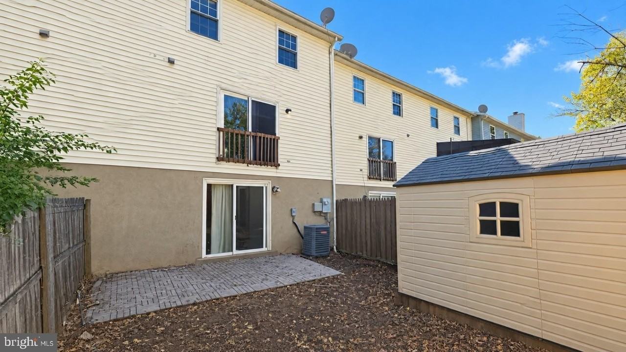 185 Meadows Ln Ne - Photo 5 of 21