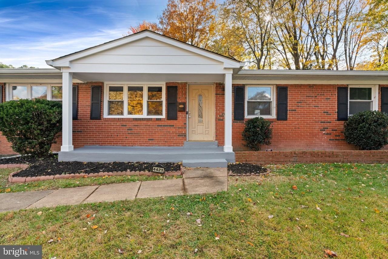 4421 Kenwood Dr - Photo 3 of 37