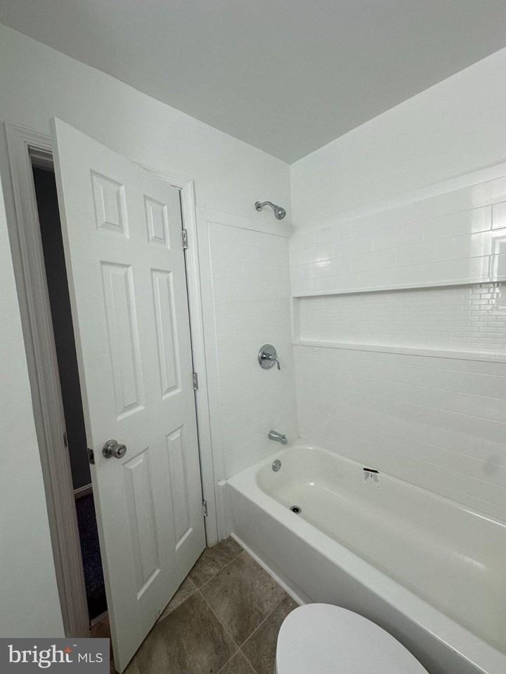 232 Shirley Ln - Photo 6 of 11