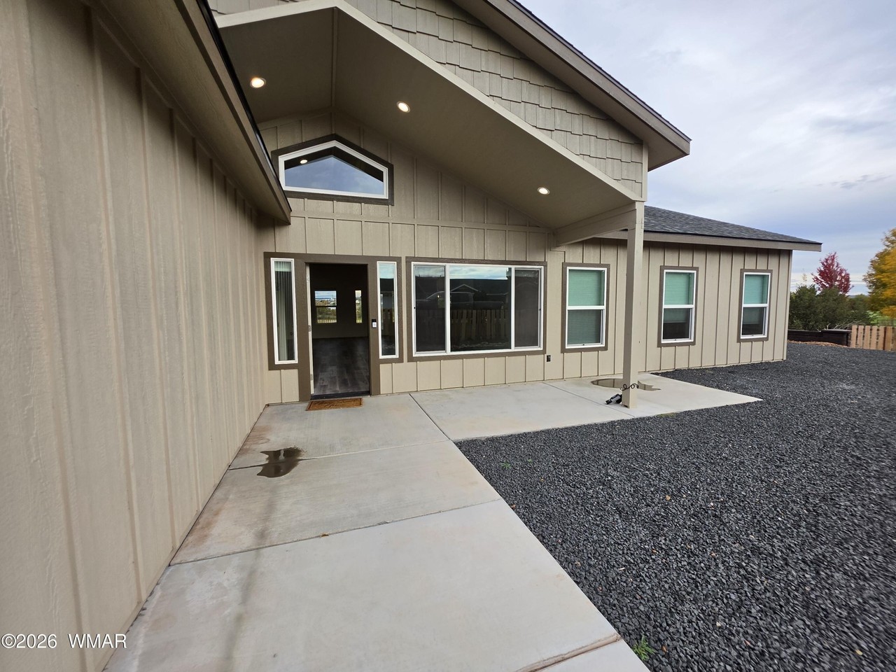 2512 W Northview Rd - Photo 6 of 35
