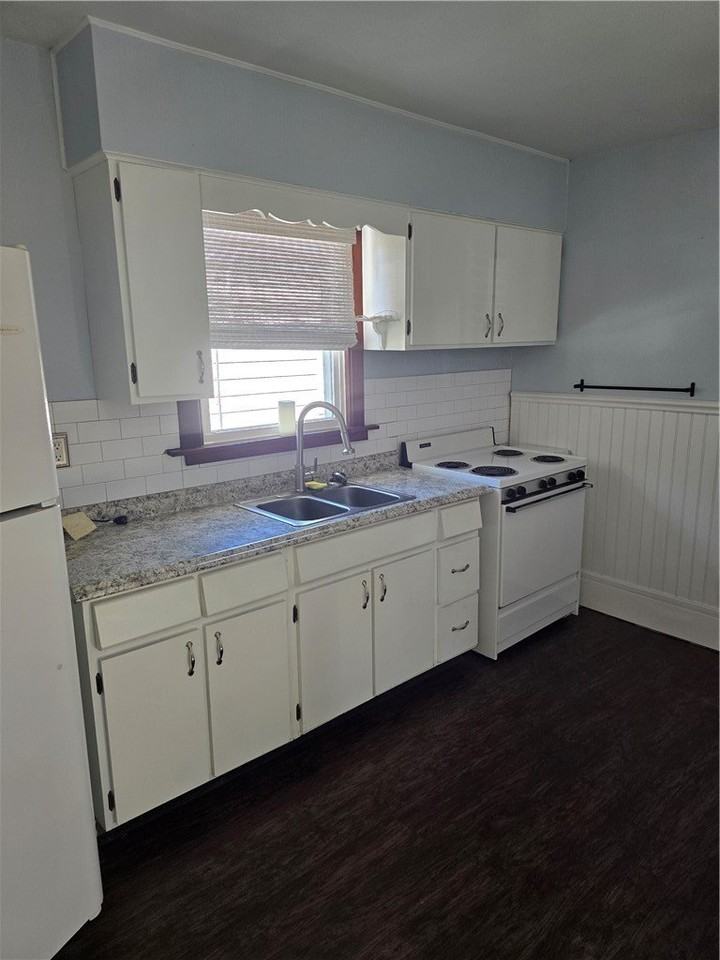947 Hazel Ave - Photo 4 of 23