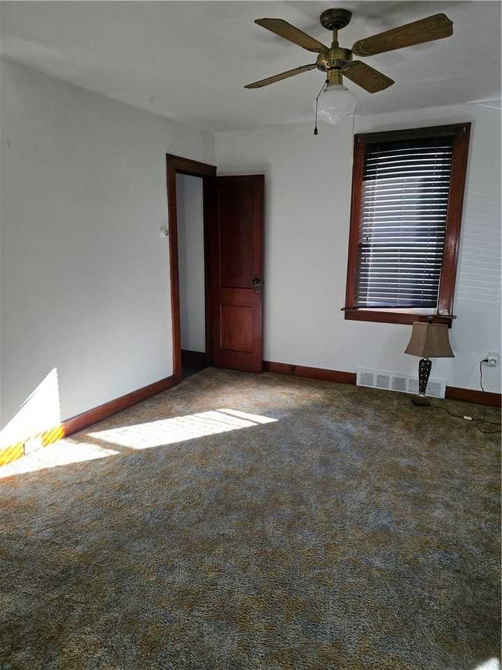 947 Hazel Ave - Photo 6 of 23
