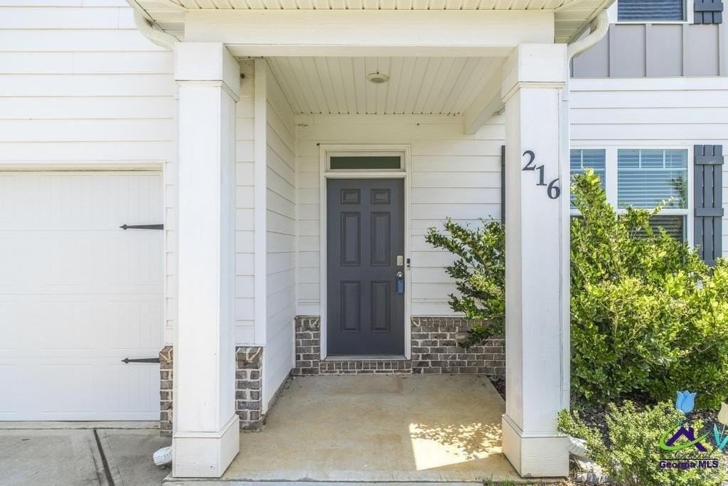 216 Barnyard Way - Photo 6 of 38