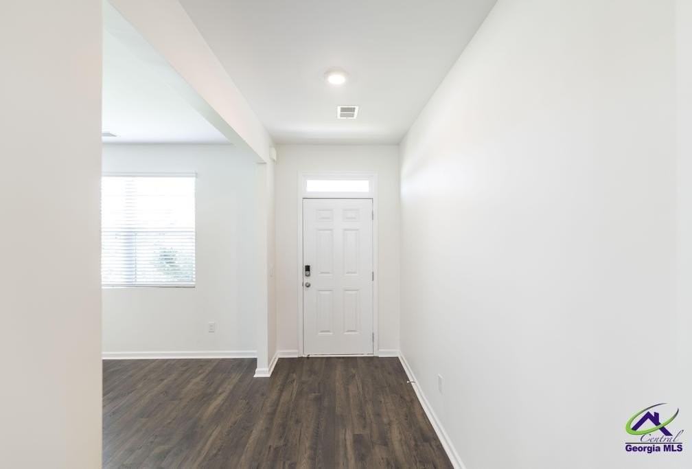 216 Barnyard Way - Photo 7 of 38