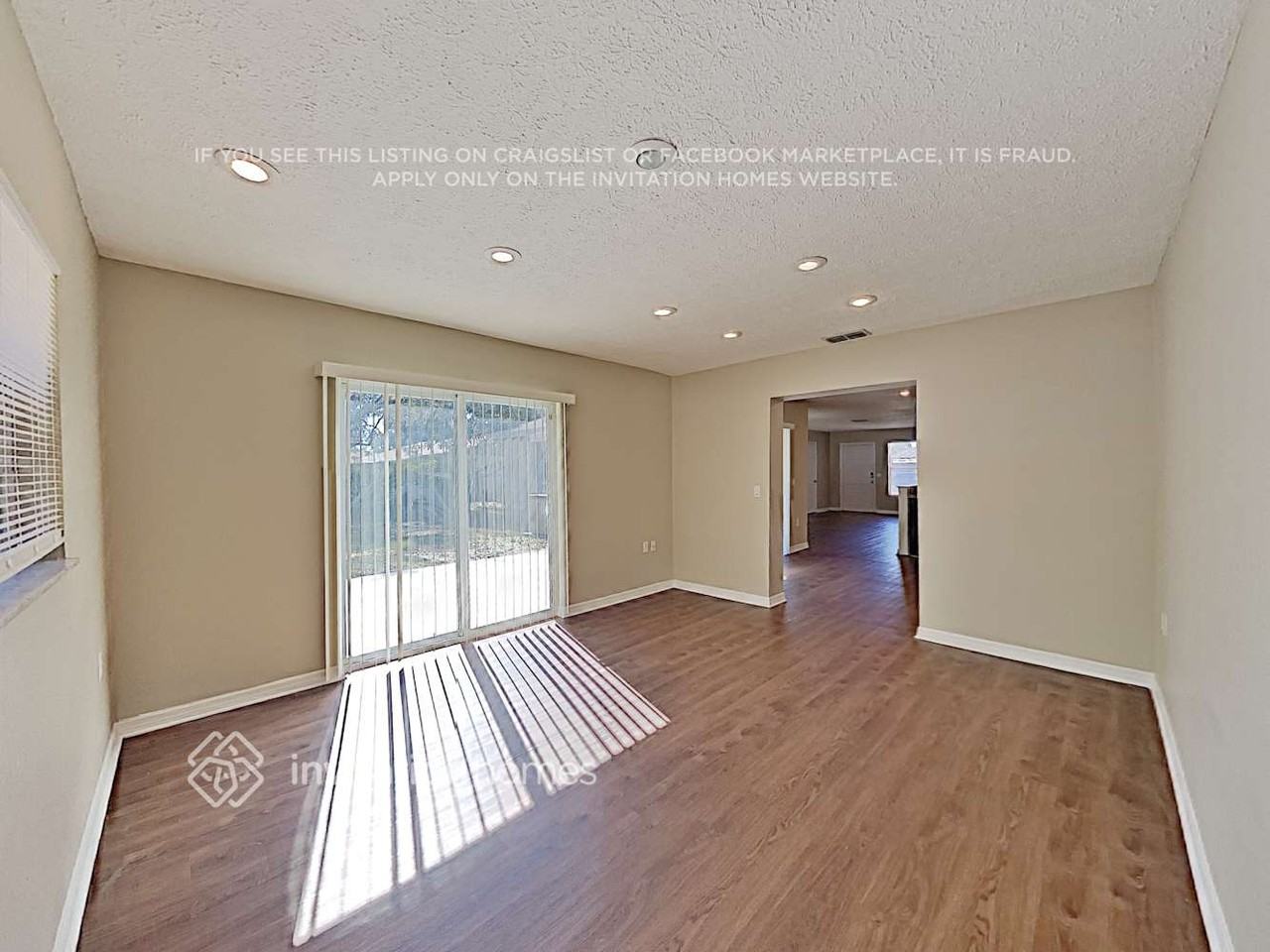 7406 Capitano St - Photo 5 of 16