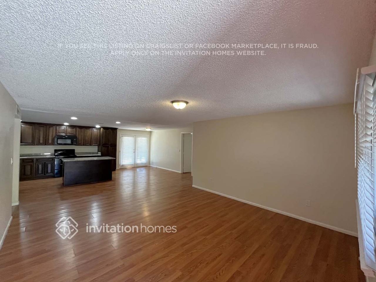 3831 E Surrey Ave - Photo 4 of 18