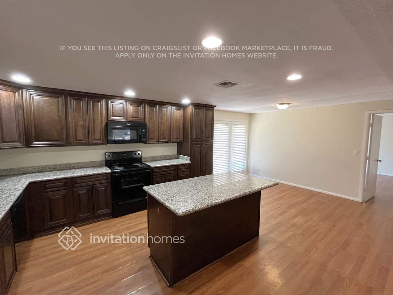 3831 E Surrey Ave - Photo 6 of 18
