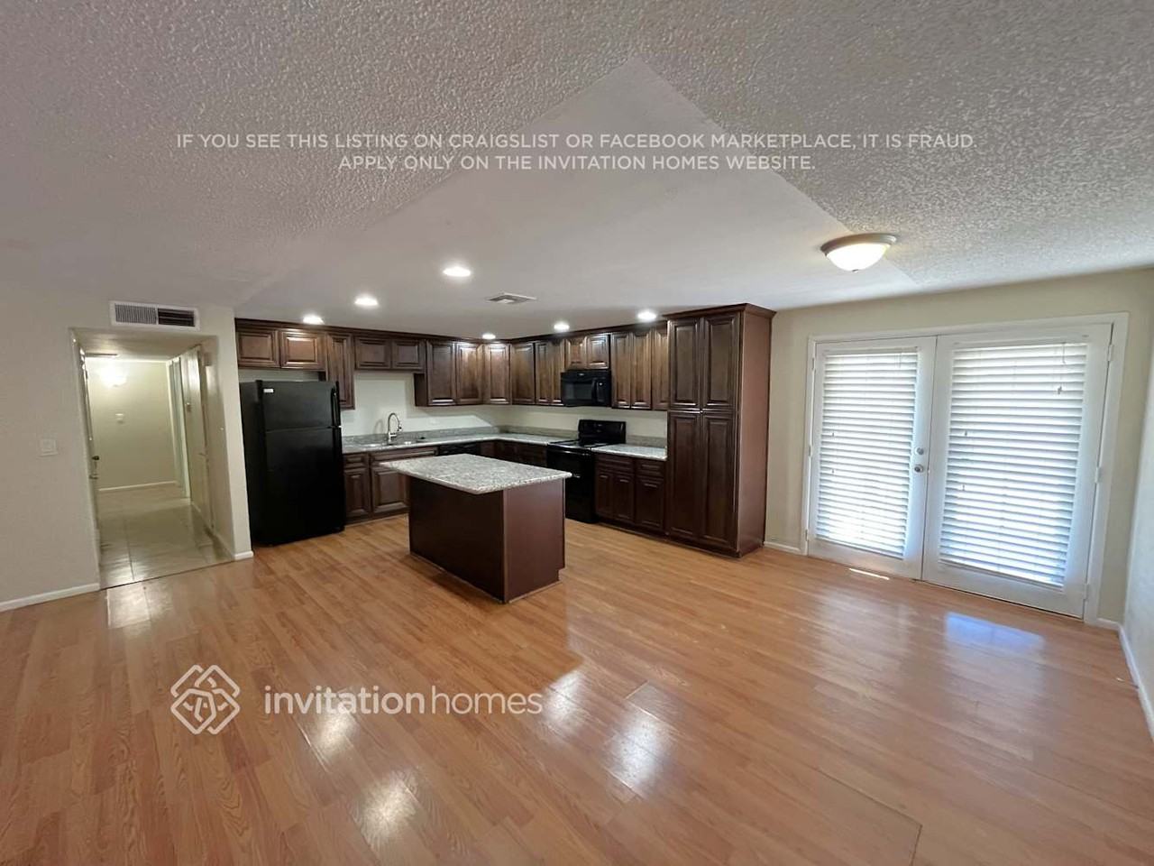3831 E Surrey Ave - Photo 7 of 18