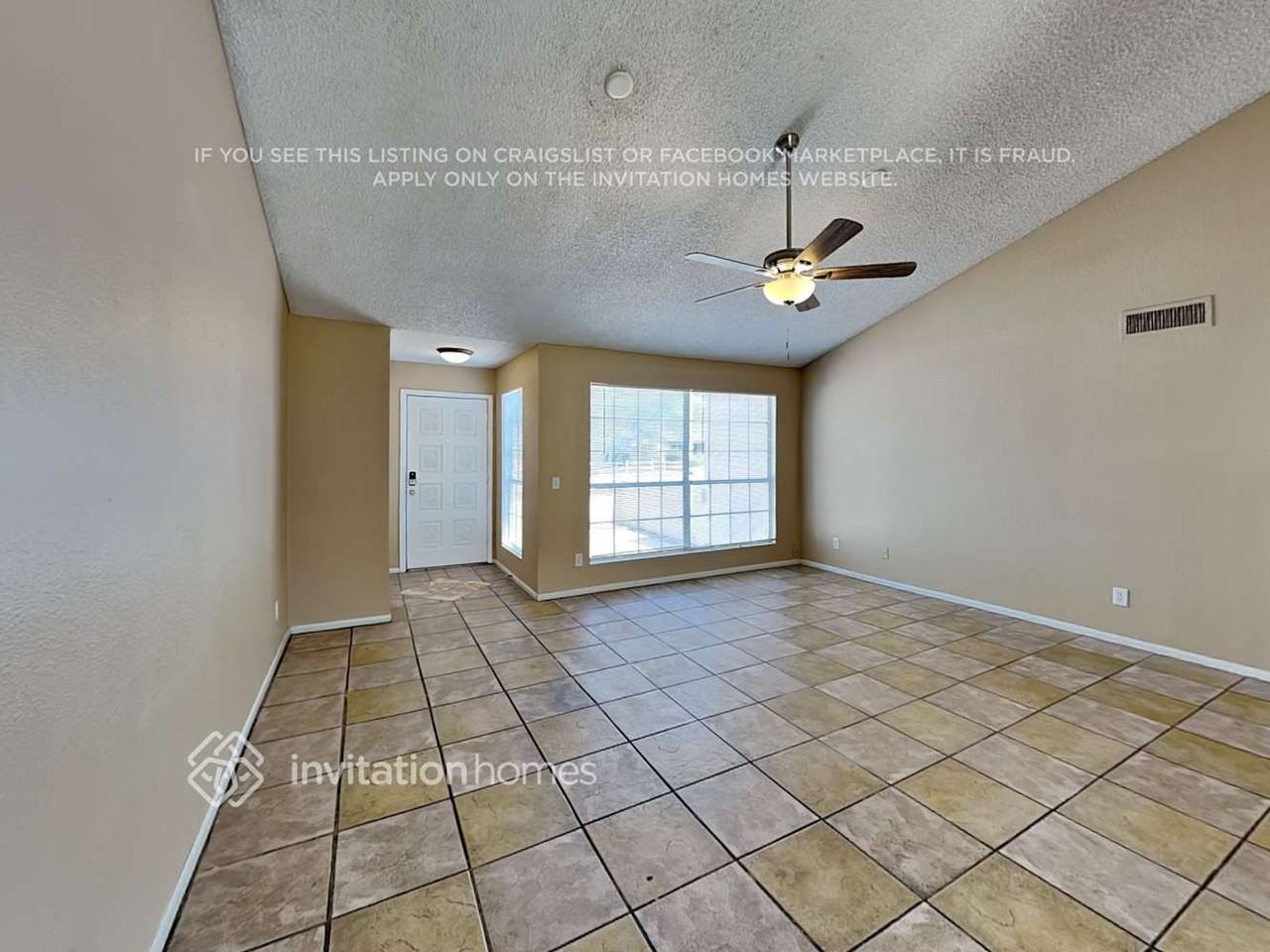 4626 N 87th Ave - Photo 3 of 18