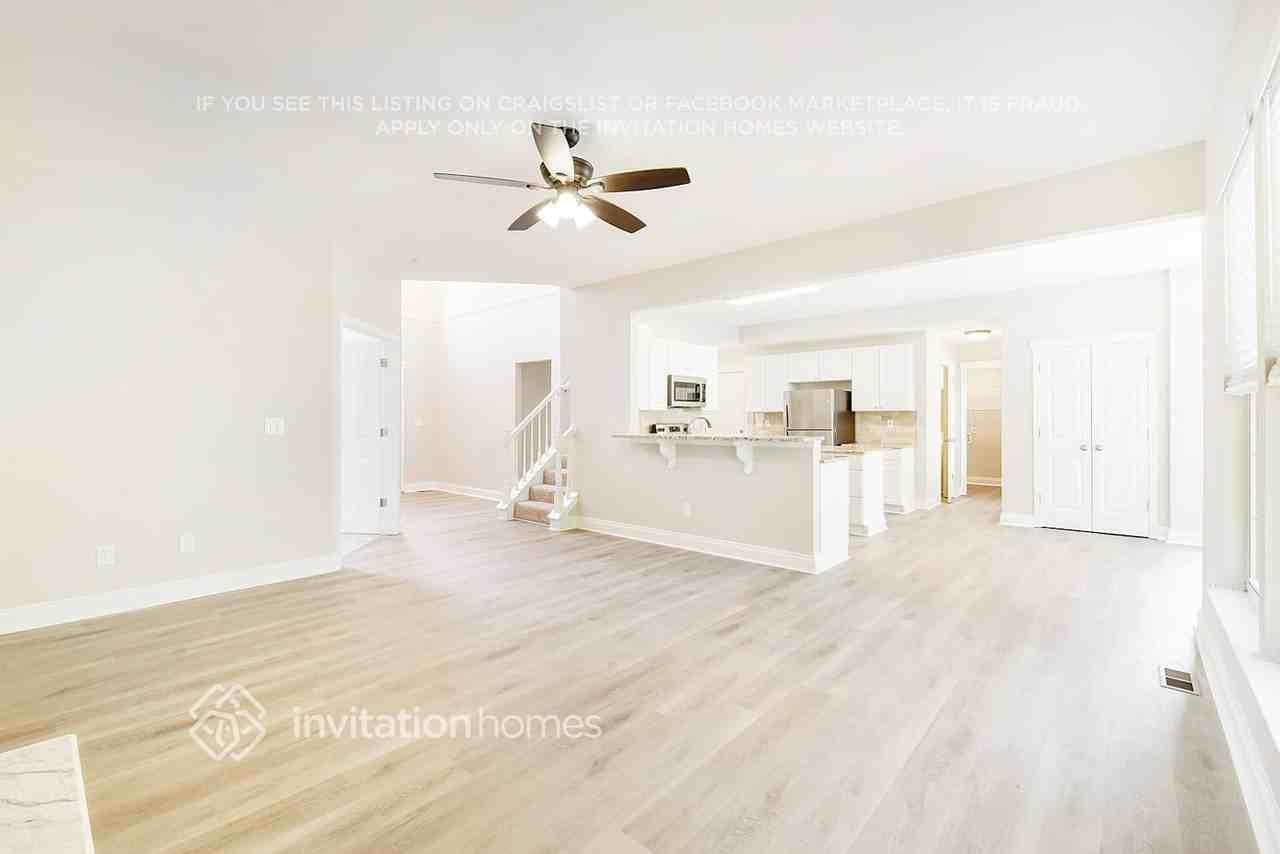 4729 Buckminister Ct - Photo 5 of 27