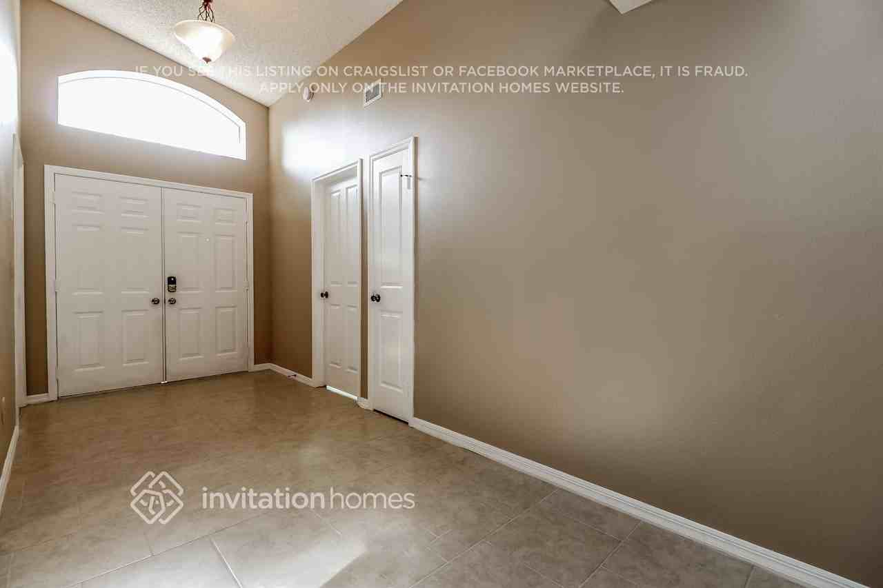 1842 Tampa Bay Dr - Photo 2 of 24