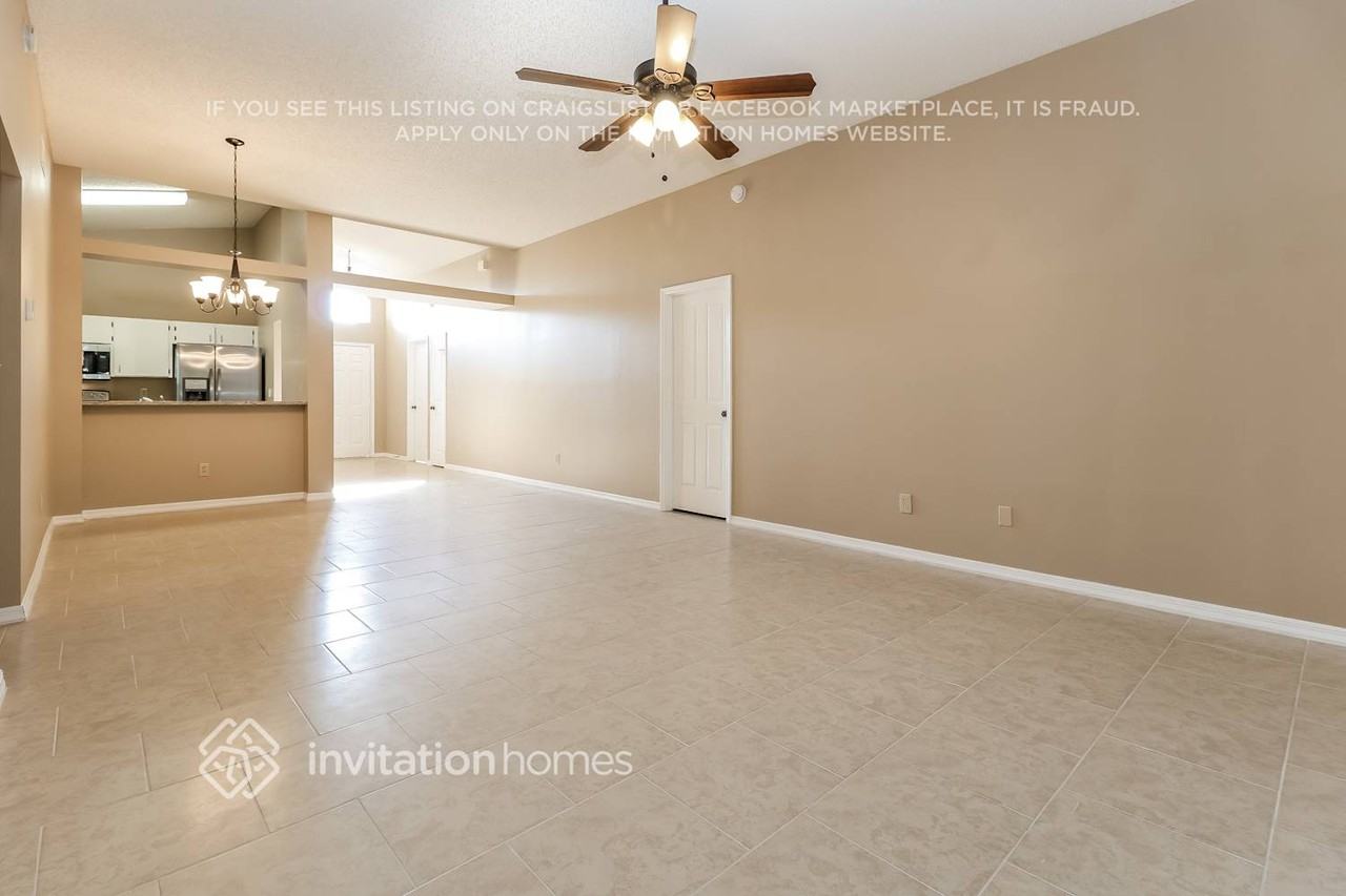 1842 Tampa Bay Dr - Photo 3 of 24