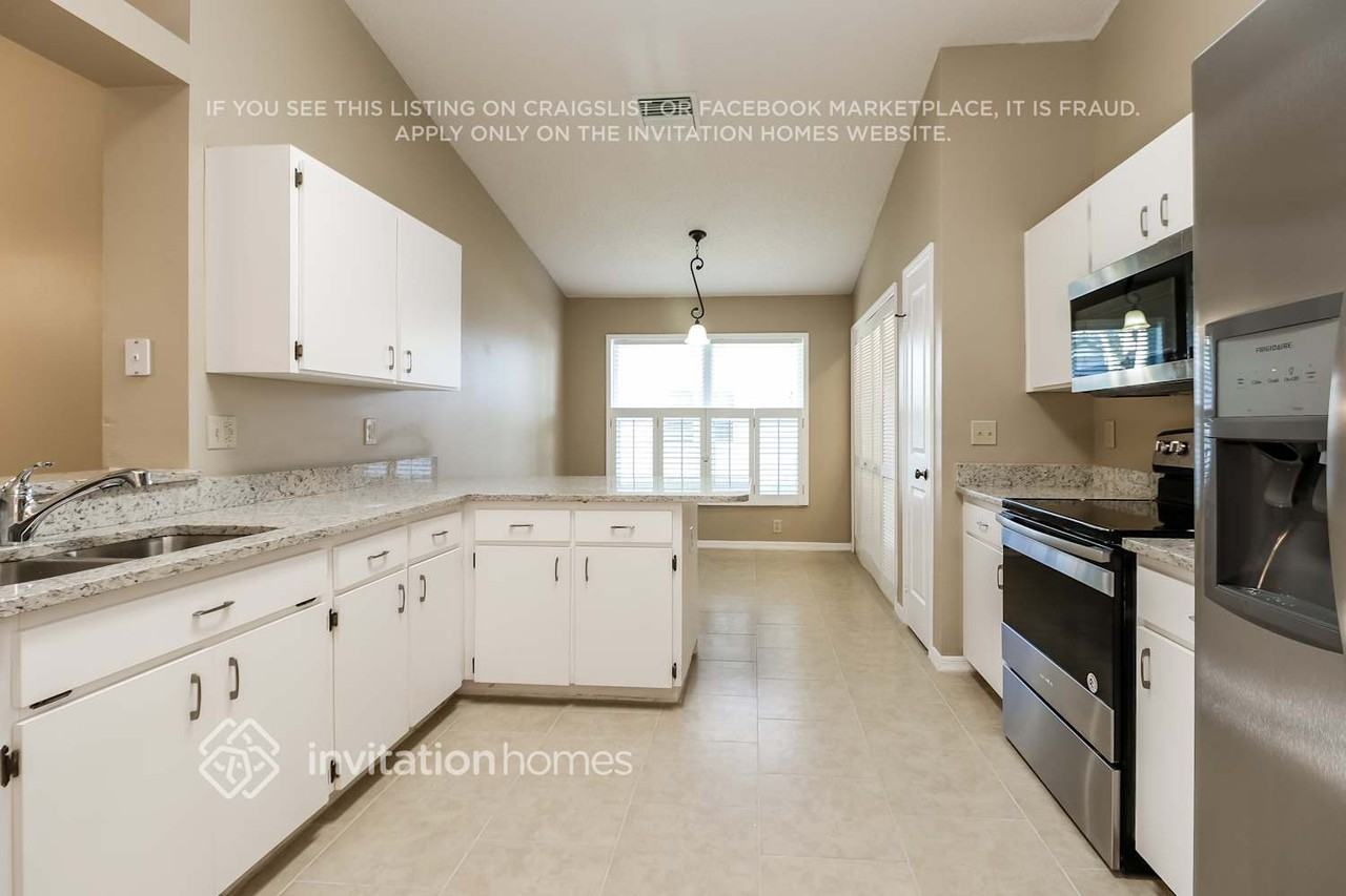 1842 Tampa Bay Dr - Photo 7 of 24