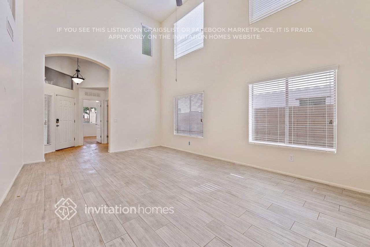 41166 W Sanders Way - Photo 3 of 17