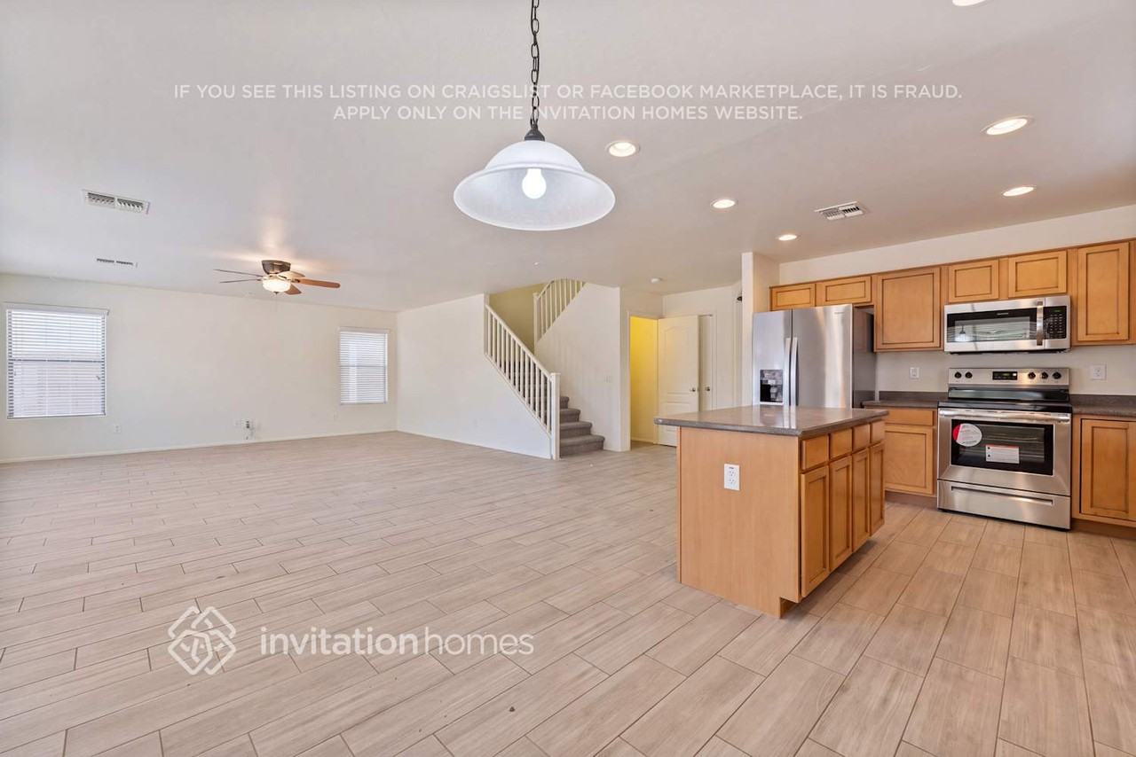 41166 W Sanders Way - Photo 5 of 17