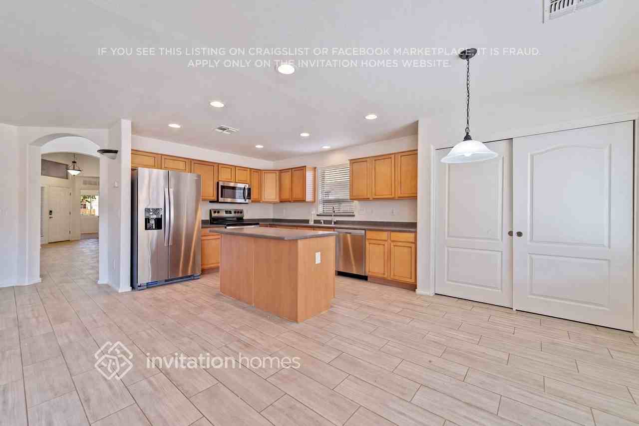 41166 W Sanders Way - Photo 6 of 17
