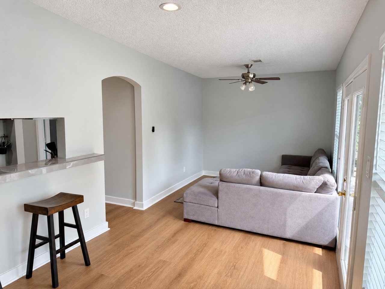1313 Pearson St - Photo 4 of 21