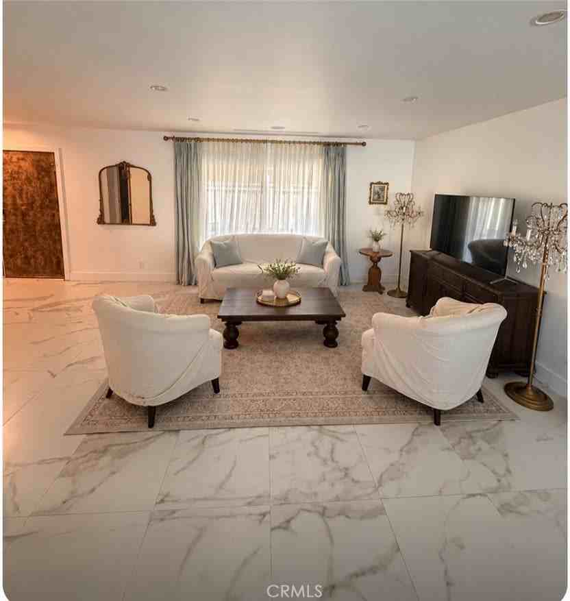503 E Tujunga Ave - Photo 2 of 18