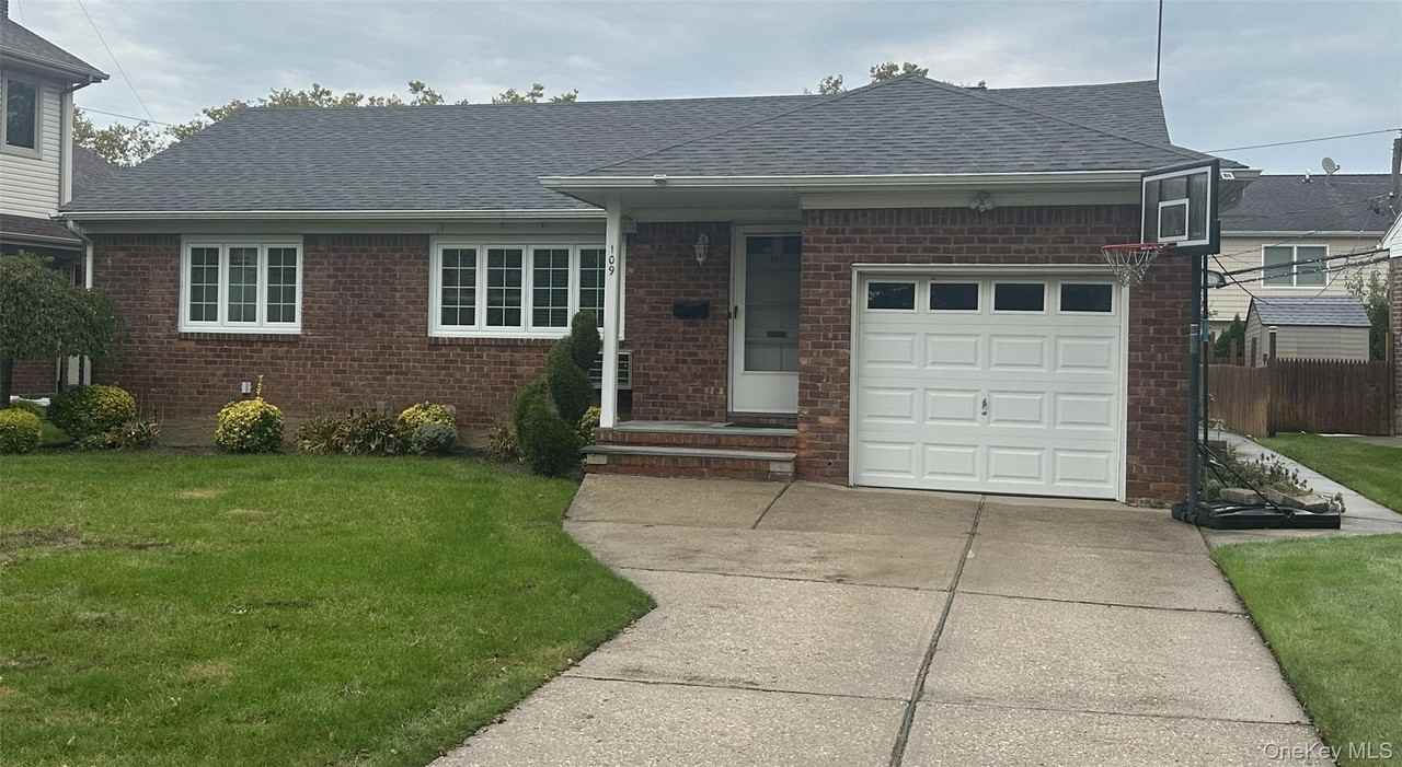 109 Elm Ln - Photo 2 of 8