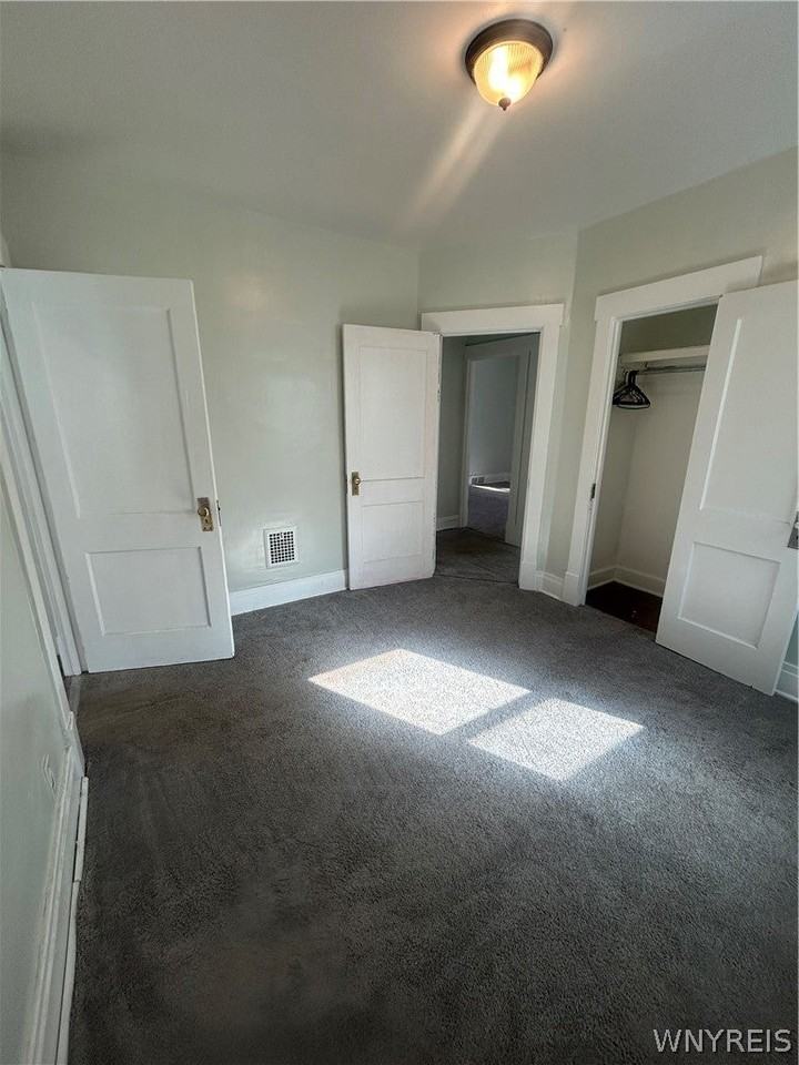515 Ontario St - Photo 4 of 10