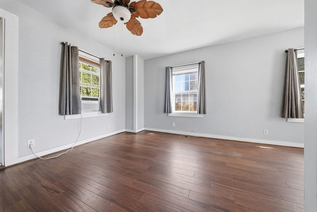 2914 Avenue L - Photo 4 of 19