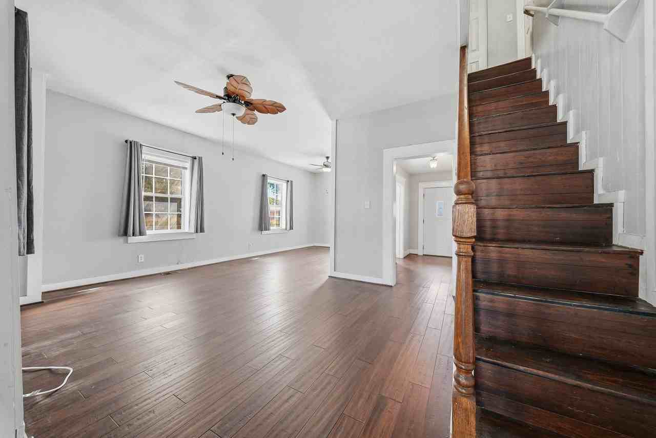 2914 Avenue L - Photo 5 of 19