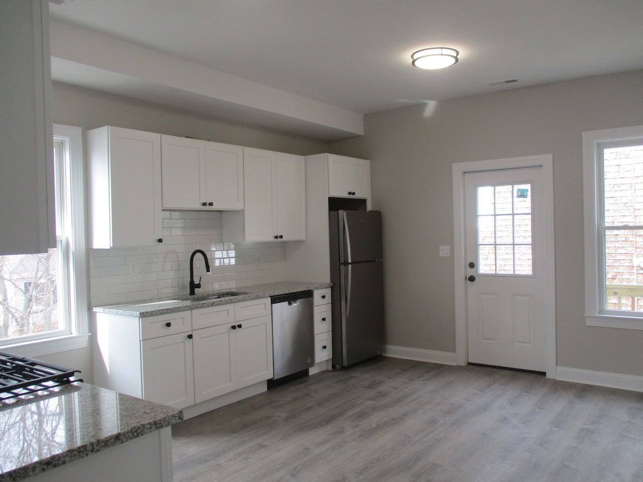 44 Locust St - Photo 5 of 21