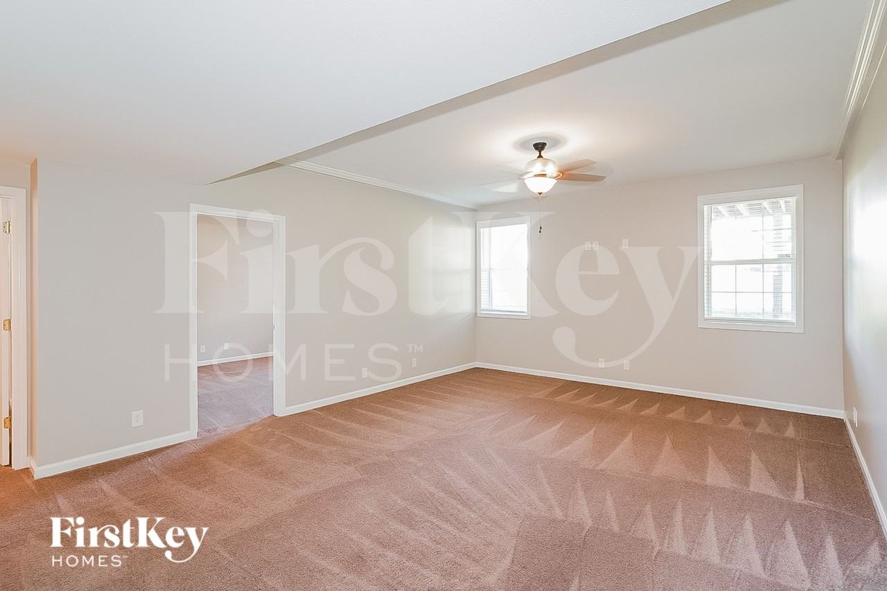 3426 N Henderson Way - Photo 7 of 15
