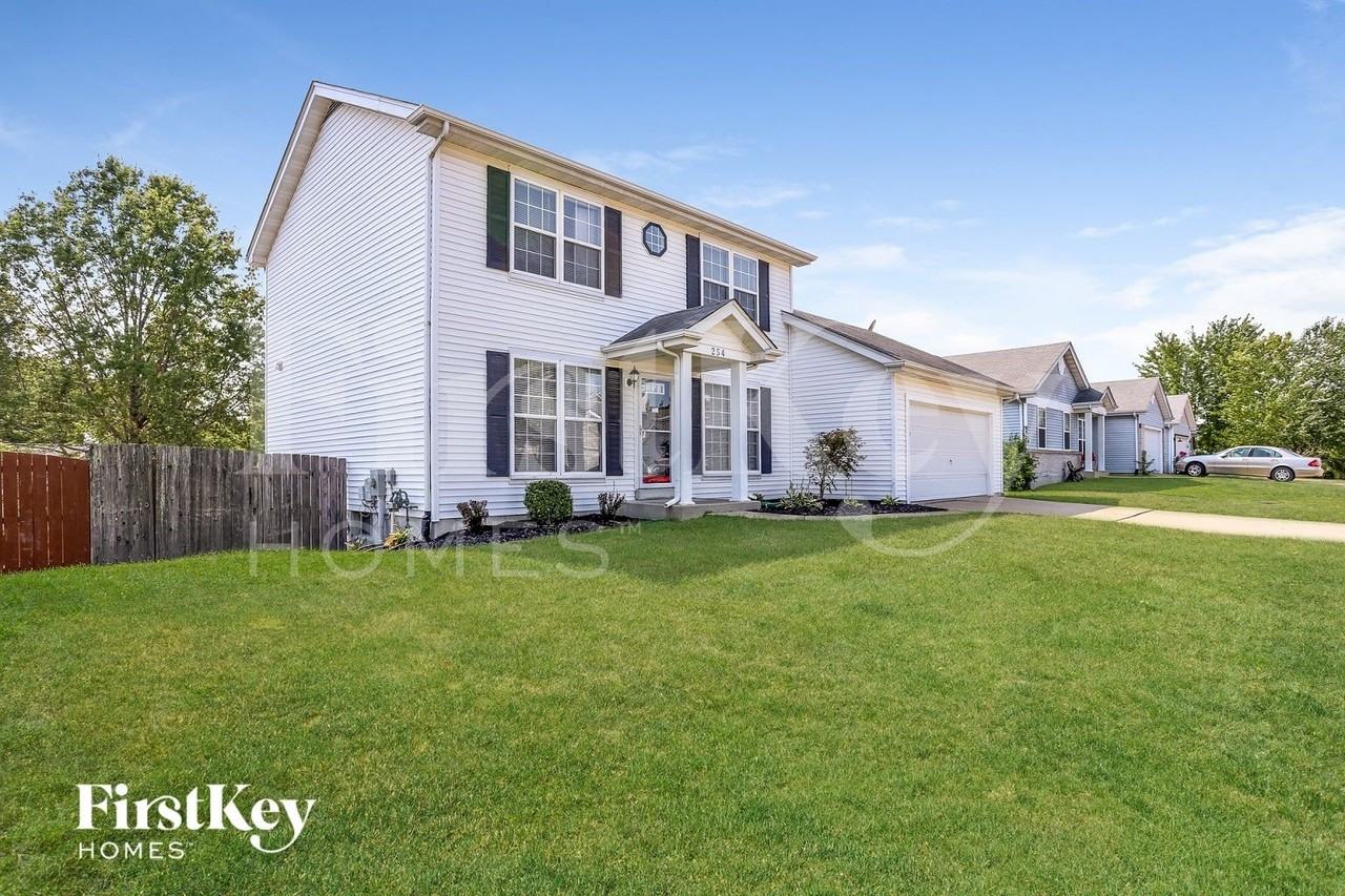 254 Royallsprings Pkwy - Photo 2 of 15