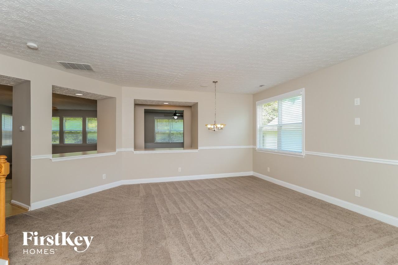 2856 Brookford Ln Sw - Photo 4 of 15