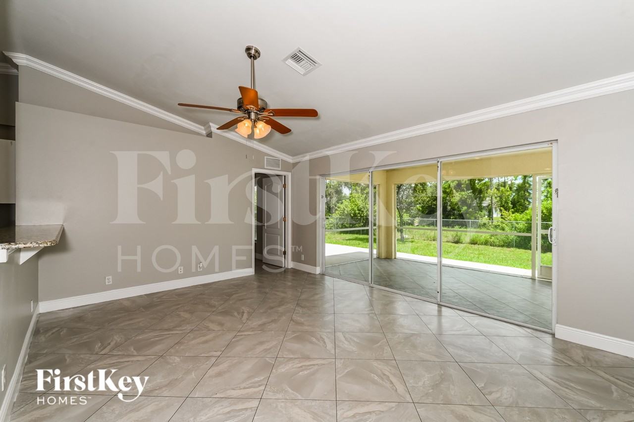 4470 Golfview Blvd - Photo 4 of 17